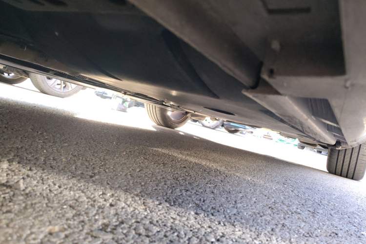 Used Volvo V40 2014 2.0T Zhiya Edition Chassis Front Left
