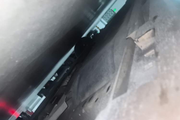 Used Volvo V40 2014 2.0T Zhiya Edition Chassis Front Right