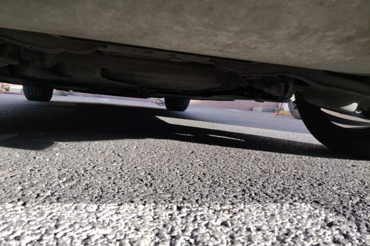 Used Volvo V40 2014 2.0T Zhiya Edition Chassis Rear