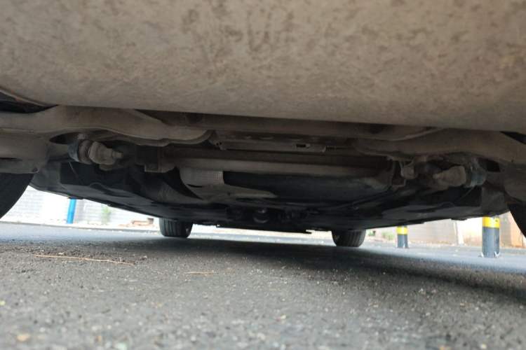 Used Volvo V40 2014 2.0T Zhiya Edition Chassis Rear