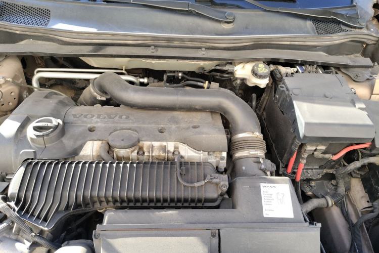 Used Volvo V40 2014 2.0T Zhiya Edition Engine Bay