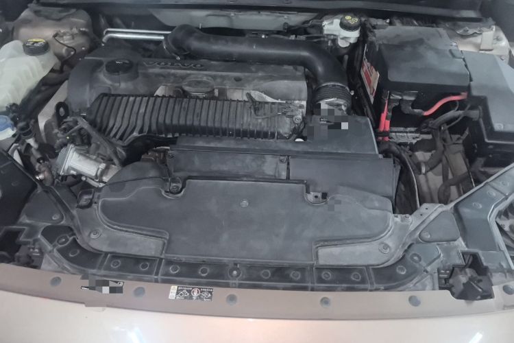 Used Volvo V40 2014 2.0T Zhiya Edition Engine Bay