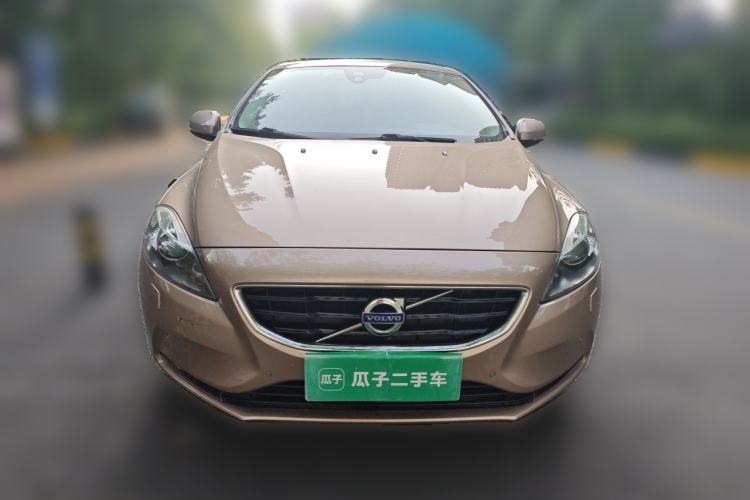 Used Volvo V40 2014 2.0T Zhiya Edition Front
