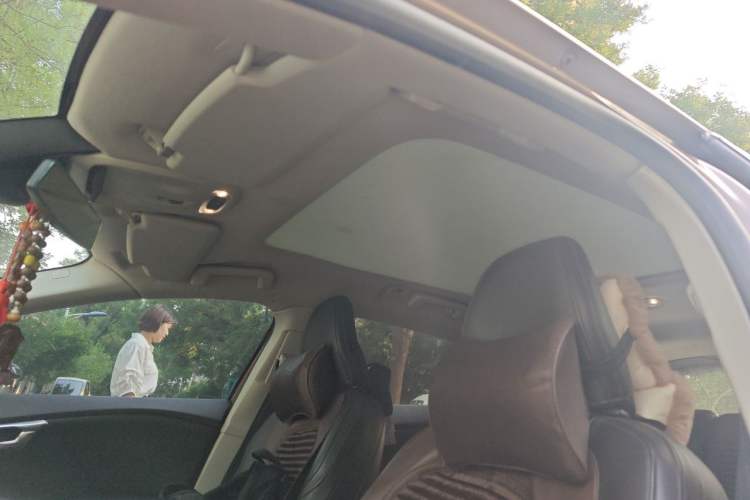 Used Volvo V40 2014 2.0T Zhiya Edition Headliner