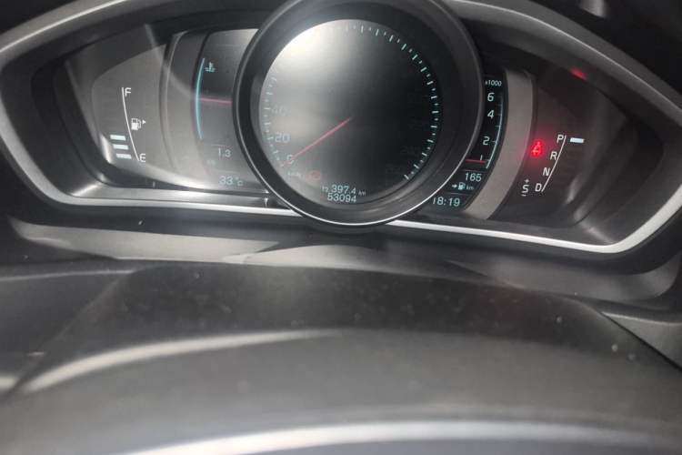 Used Volvo V40 2014 2.0T Zhiya Edition Odometer Close Up