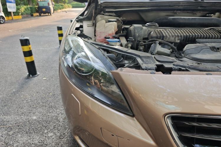 Used Volvo V40 2014 2.0T Zhiya Edition Right Front Headlight