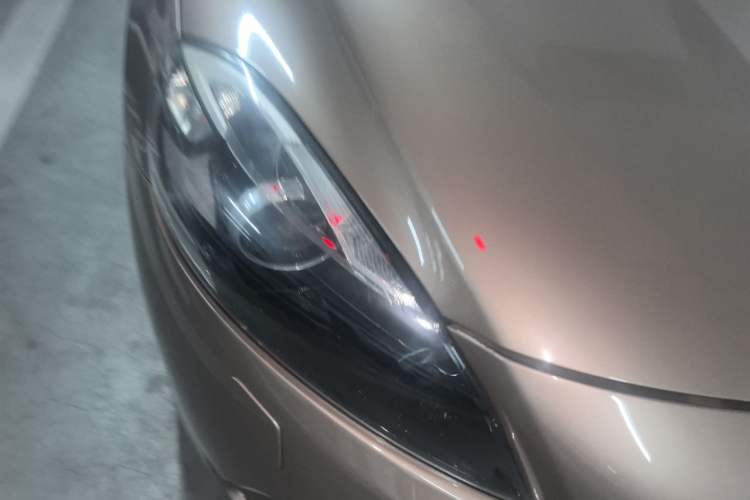 Used Volvo V40 2014 2.0T Zhiya Edition Right Front Headlight