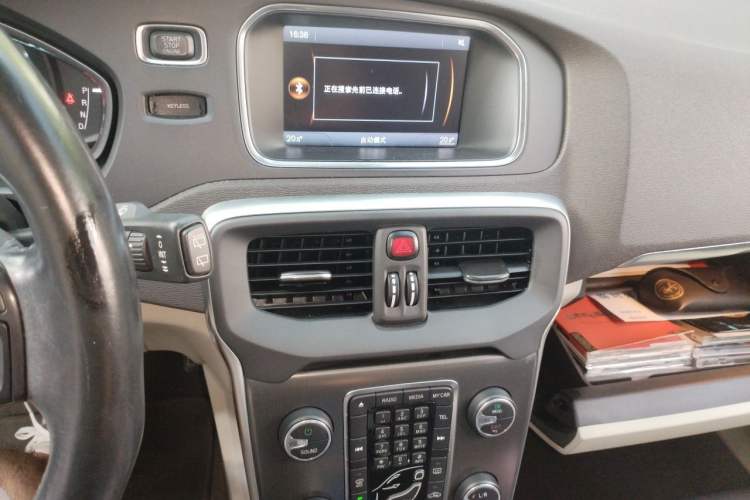 Used Volvo V40 2014 2.0T Zhiya Edition Audio And AC Panel