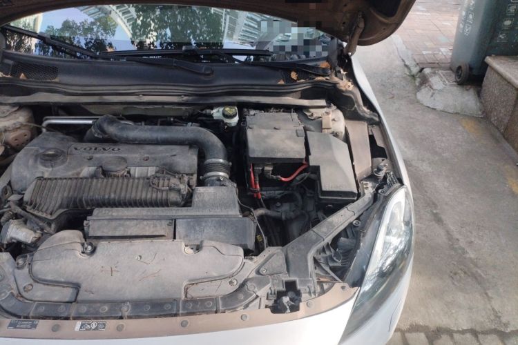 Used Volvo V40 2014 2.0T Zhiya Edition Engine Bay Left