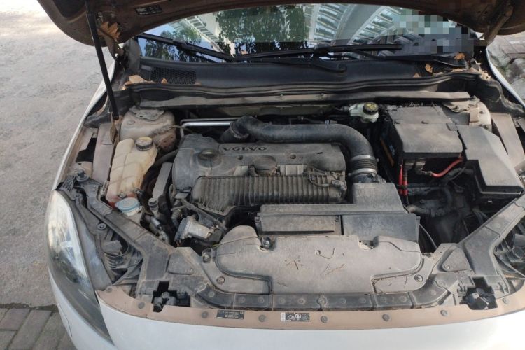 Used Volvo V40 2014 2.0T Zhiya Edition Engine Bay Right