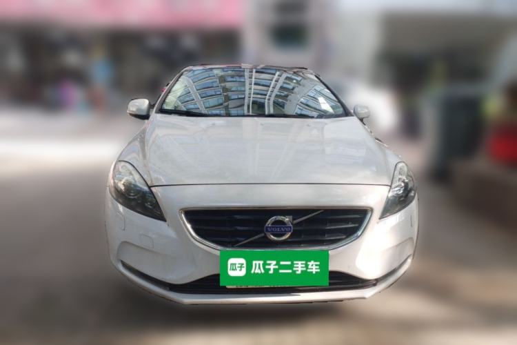 Used Volvo V40 2014 2.0T Zhiya Edition Front