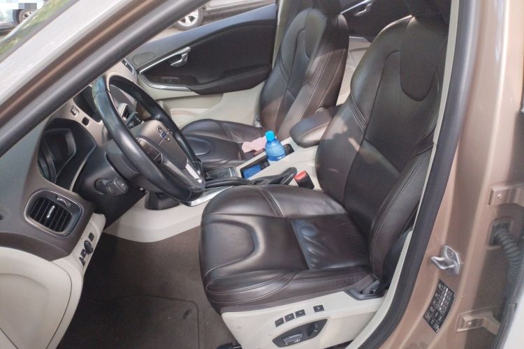 Used Volvo V40 2014 2.0T Zhiya Edition Left Front Seat