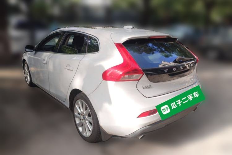 Used Volvo V40 2014 2.0T Zhiya Edition Rear Left 45 Deg