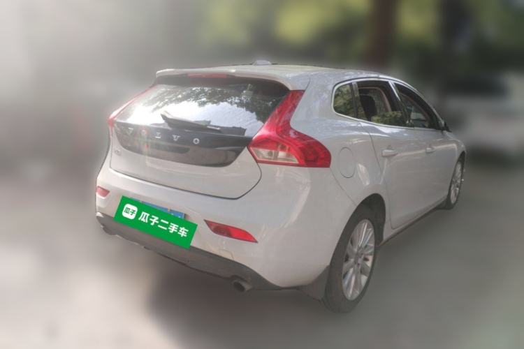 Used Volvo V40 2014 2.0T Zhiya Edition Rear Right 45 Deg
