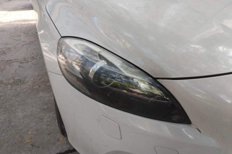 Used Volvo V40 2014 2.0T Zhiya Edition Right Front Headlight