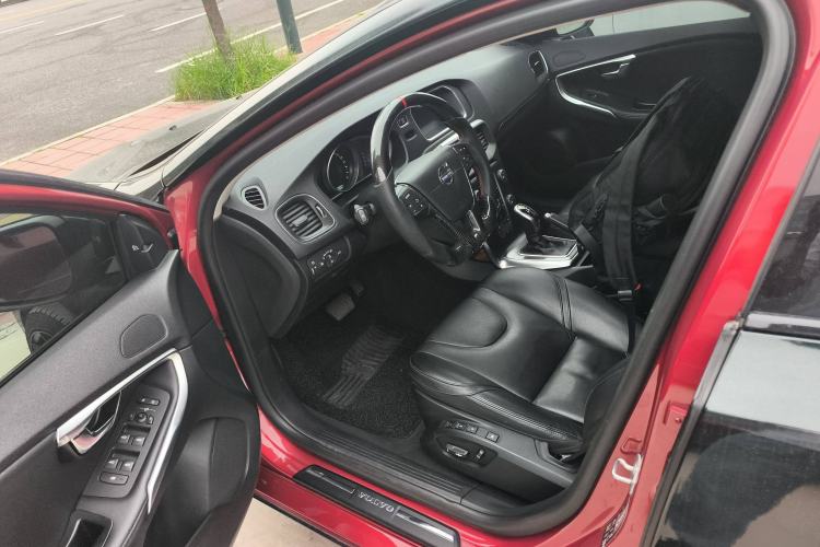 Used Volvo V40 2014 2.0T Zhiya Edition Driver Seat