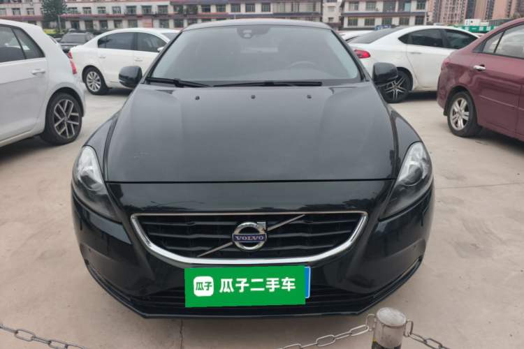 Used Volvo V40 2014 2.0T Zhiya Edition Front