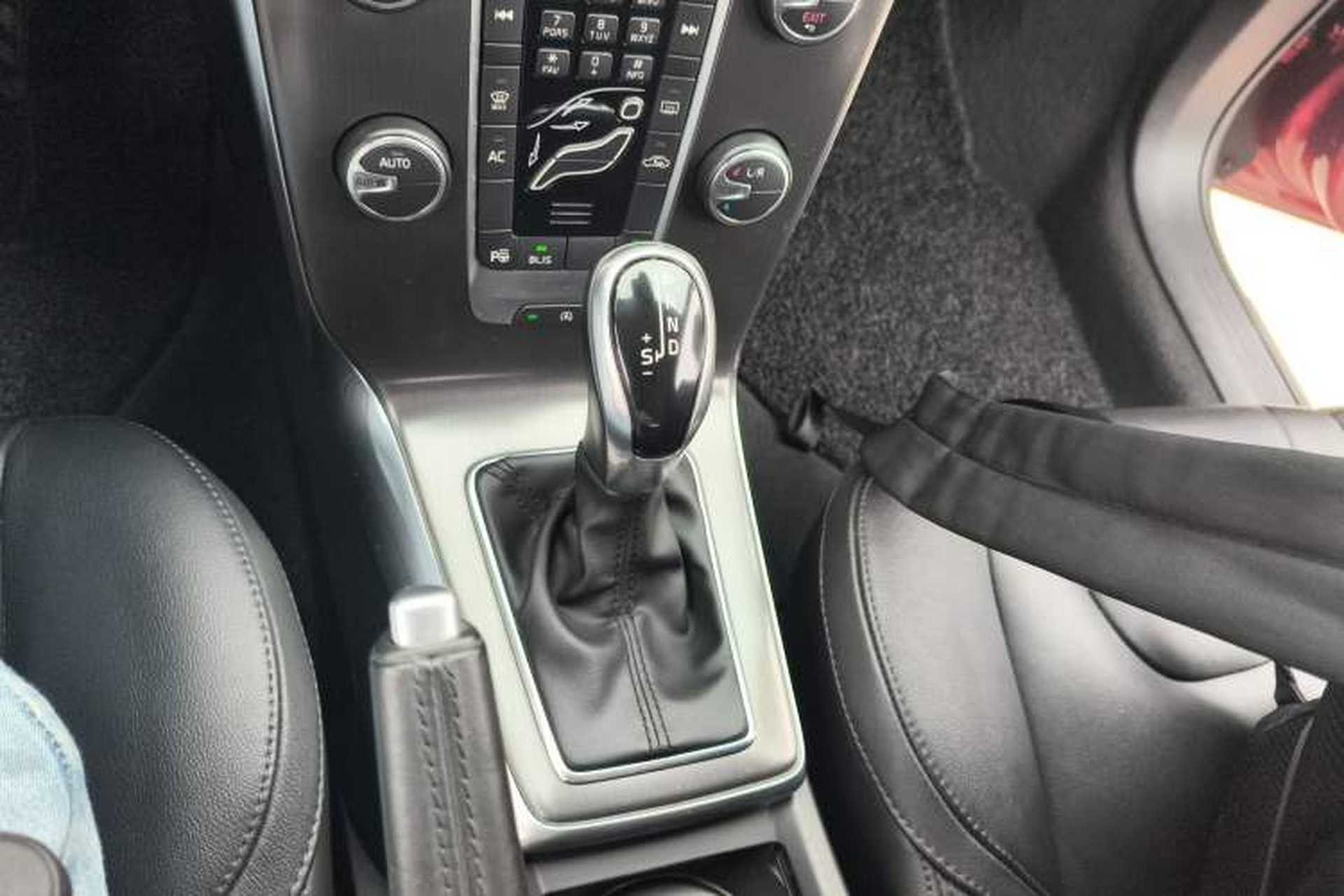 Used Volvo V40 2014 2.0T Zhiya Edition Gear Lever