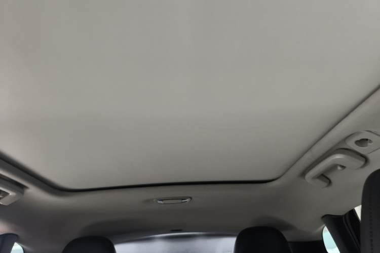 Used Volvo V40 2014 2.0T Zhiya Edition Headliner