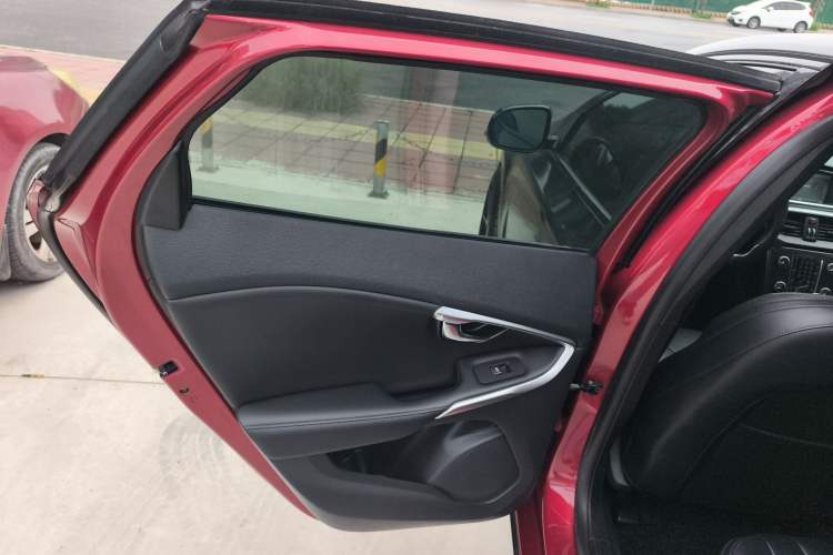 Used Volvo V40 2014 2.0T Zhiya Edition Left Rear Door Interior