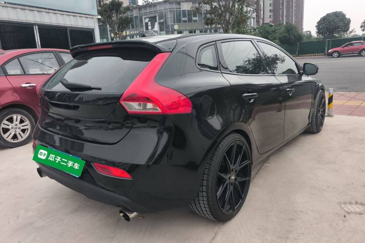 Used Volvo V40 2014 2.0T Zhiya Edition Rear Right 45 Deg
