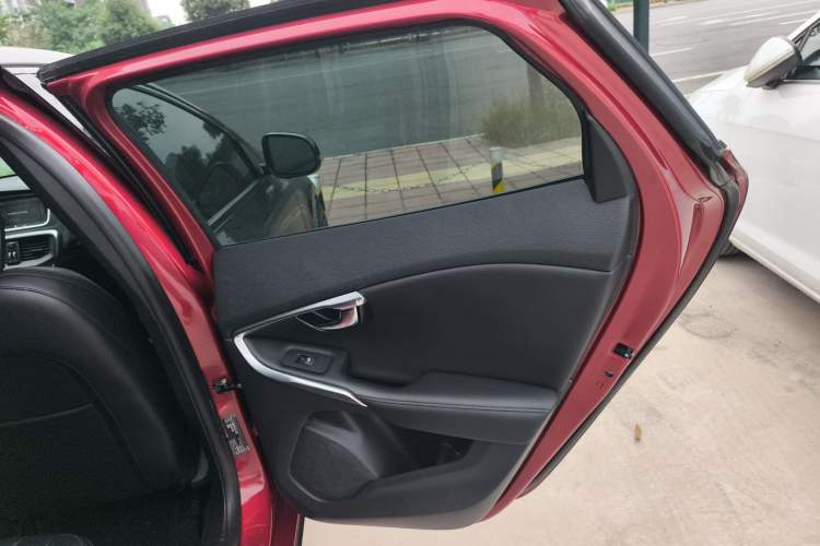 Used Volvo V40 2014 2.0T Zhiya Edition Right Rear Door Interior