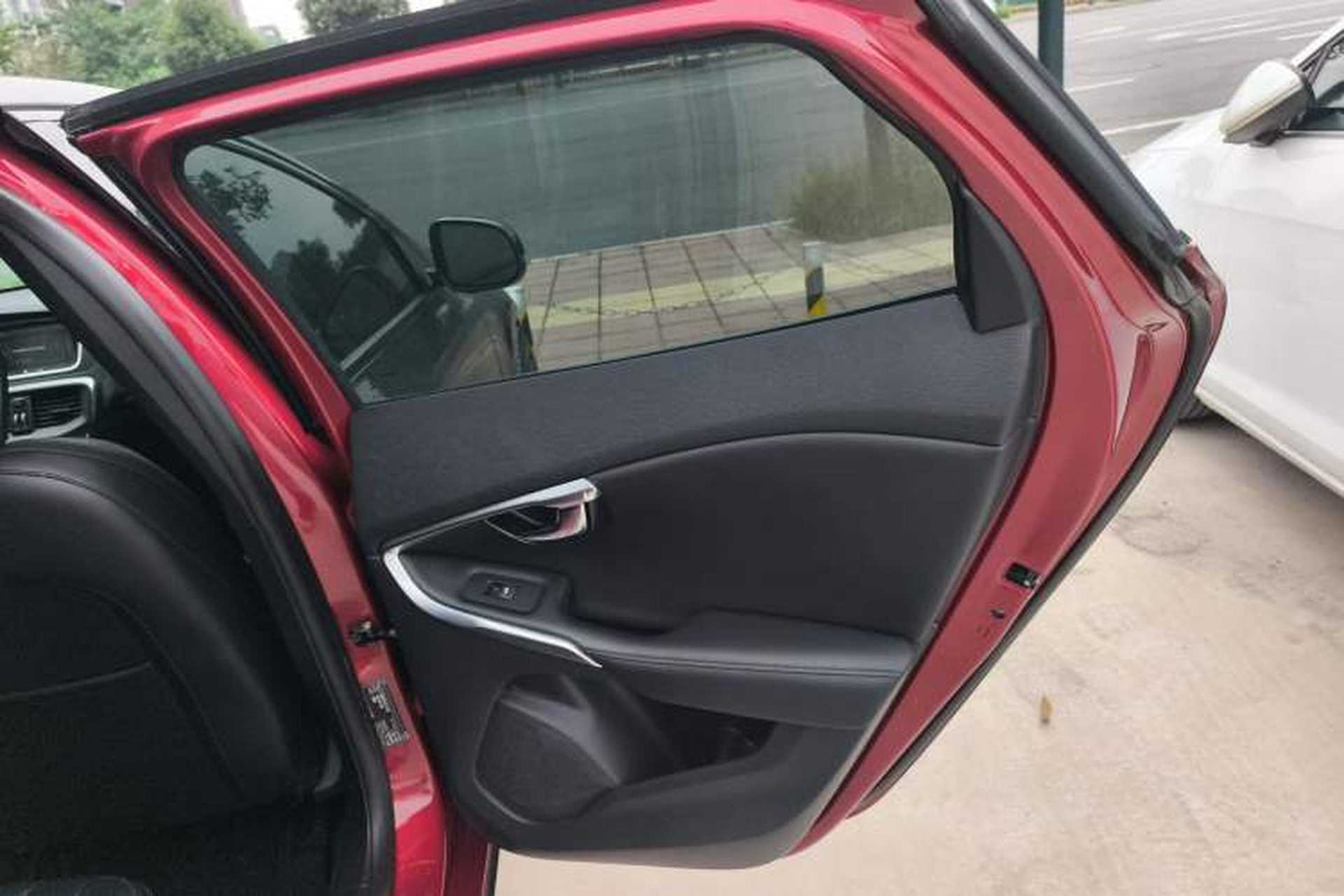 Used Volvo V40 2014 2.0T Zhiya Edition Right Rear Door Interior