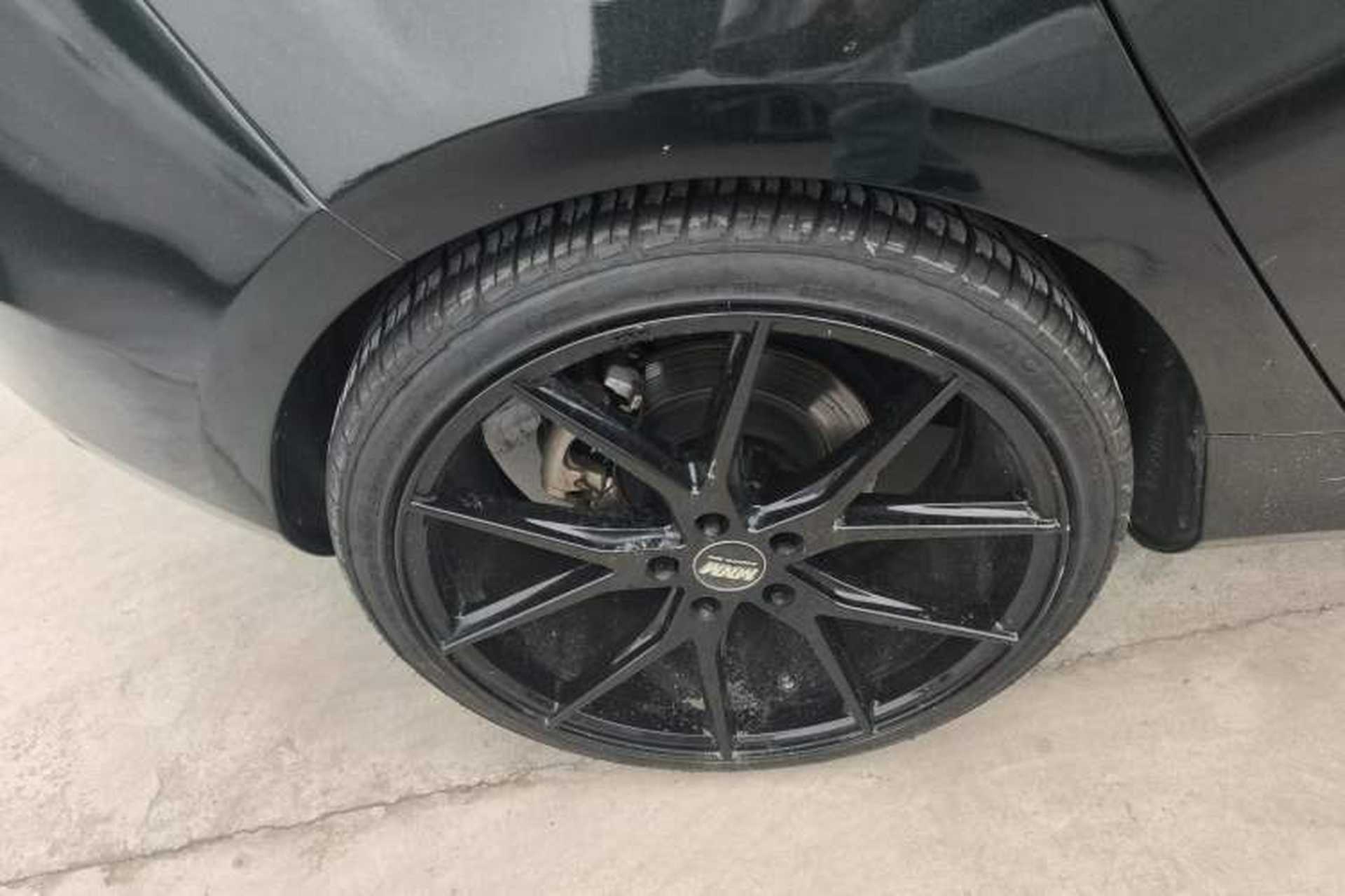 Used Volvo V40 2014 2.0T Zhiya Edition Right Rear Wheel Hub