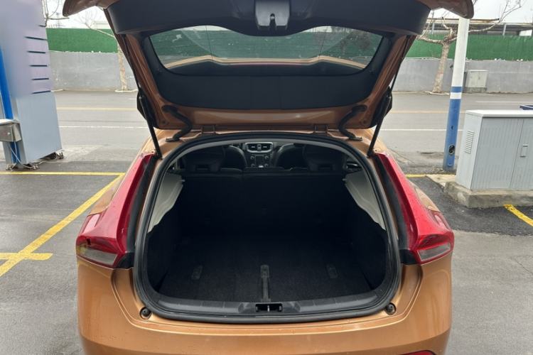 Used Volvo V40 2014 2.0T Zhiya Edition Exterior 3