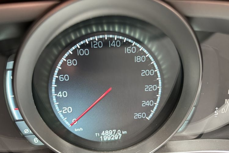 Used Volvo V40 2014 2.0T Zhiya Edition Interior 6