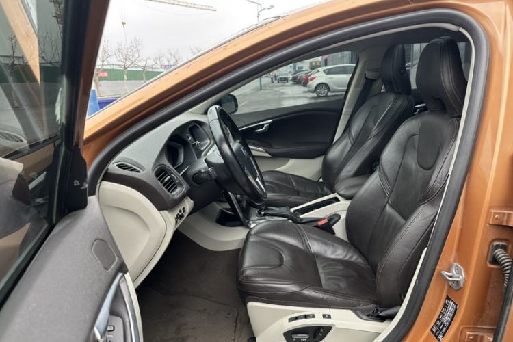 Used Volvo V40 2014 2.0T Zhiya Edition Left Front Seat