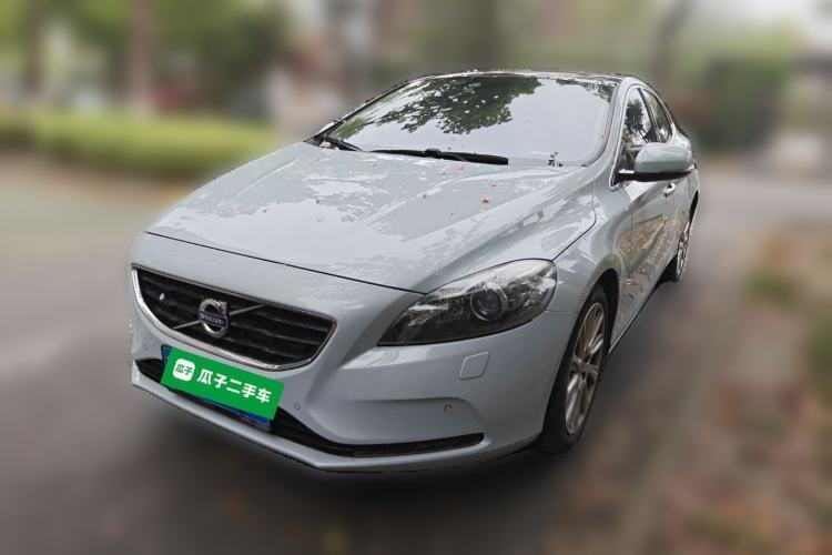 Used Volvo V40 2014 2.0T Zhiya Edition Guazi used car, China used car export, Used car for sale, Used cars, Cheapest cars for sale