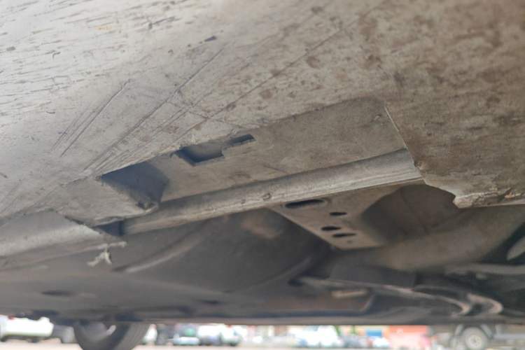 Used Volvo V40 2014 2.0T Zhiya Edition Chassis Front Right