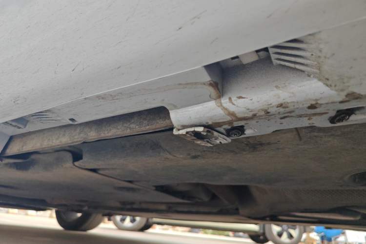 Used Volvo V40 2014 2.0T Zhiya Edition Chassis Rear Left