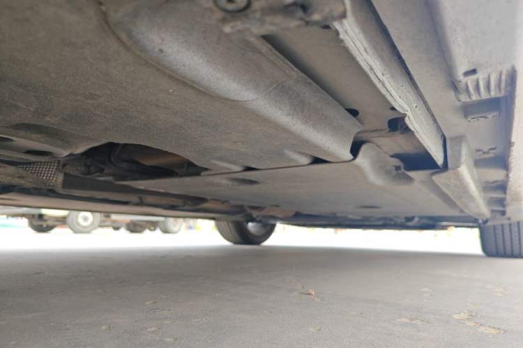 Used Volvo V40 2014 2.0T Zhiya Edition Chassis Rear Right
