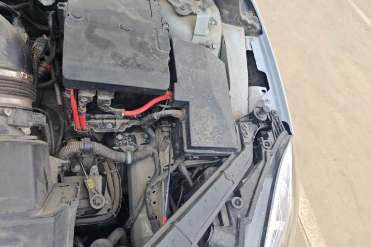 Used Volvo V40 2014 2.0T Zhiya Edition Engine Bay Left