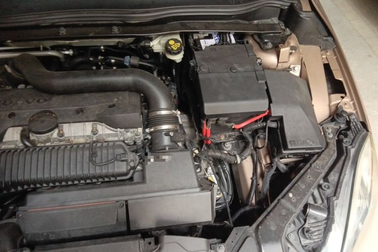 Used Volvo V40 2014 Cross Country T5 AWD Smart Luxury Edition Engine Bay Left
