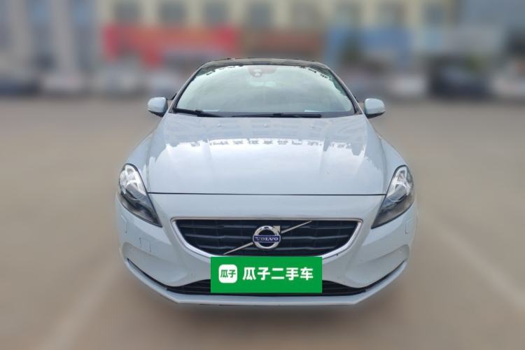 Used Volvo V40 2014 2.0T Zhiya Edition Front