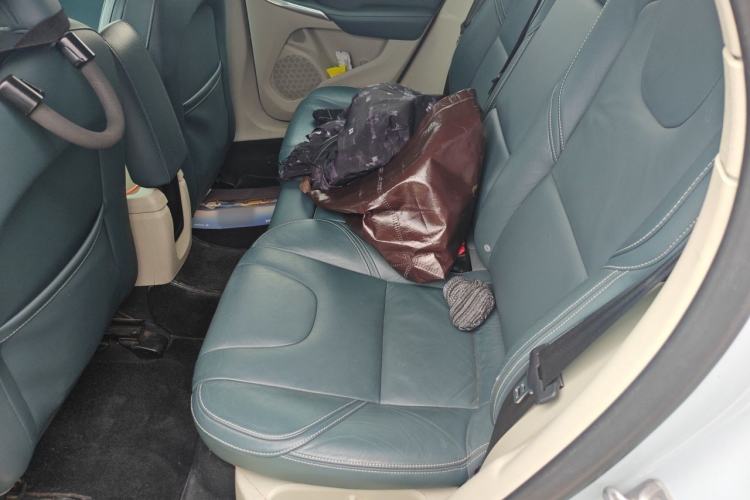 Used Volvo V40 2014 2.0T Zhiya Edition Left Rear Seat