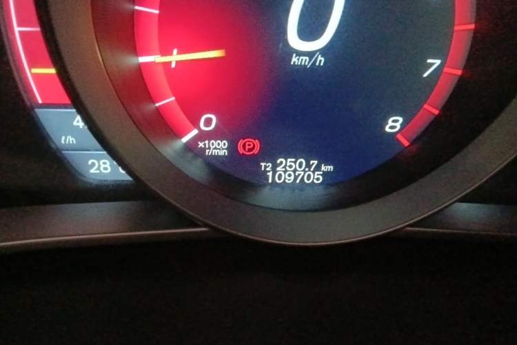 Used Volvo V40 2014 Cross Country T5 AWD Smart Luxury Edition Odometer Close Up