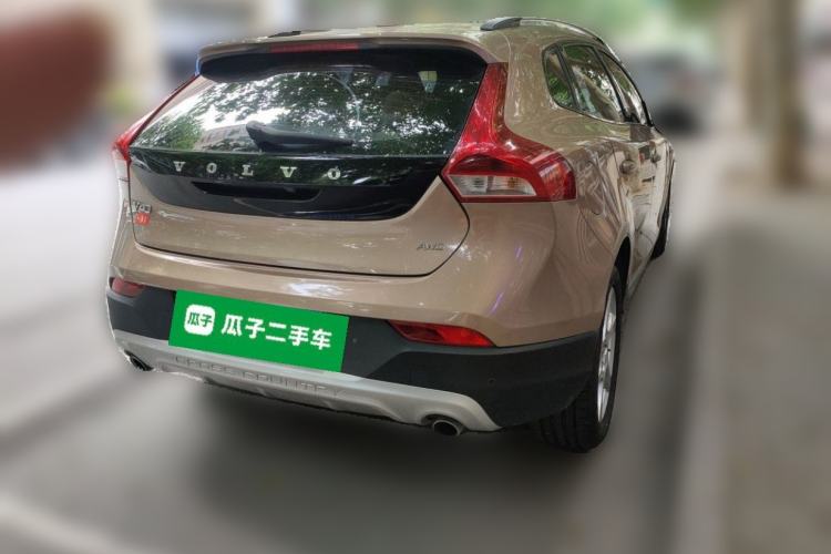 Used Volvo V40 2014 Cross Country T5 AWD Smart Luxury Edition Rear Right 45 Deg