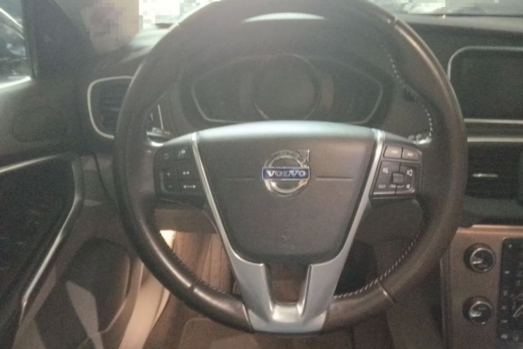Used Volvo V40 2014 Cross Country T5 AWD Smart Luxury Edition Steering Wheel