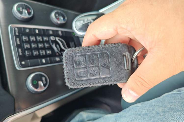 Used Volvo V40 2014 2.0T Zhiya Edition Vehicle Key