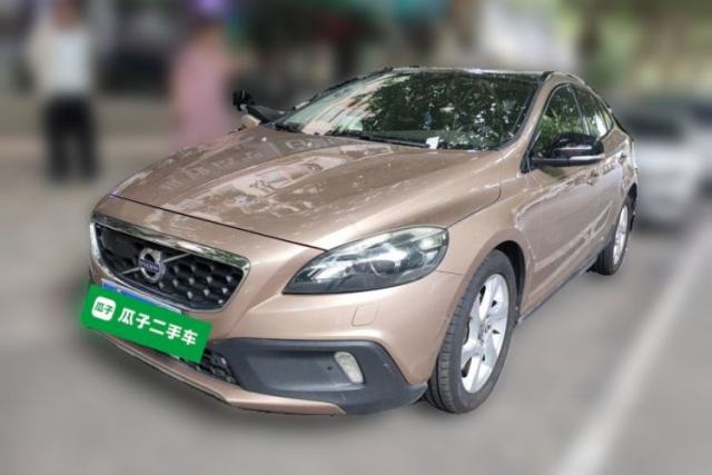 Used Volvo V40 2014 Cross Country T5 AWD Smart Luxury Edition