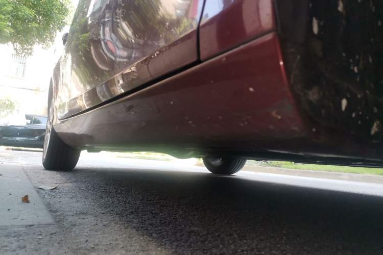 Used Volvo V40 2014 2.0T Zhiya Edition Chassis Front Right