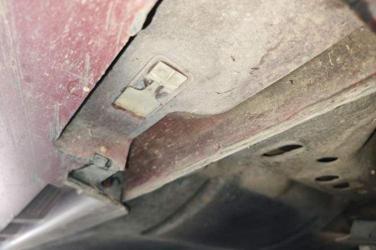 Used Volvo V40 2014 2.0T Zhiya Edition Chassis Front Right