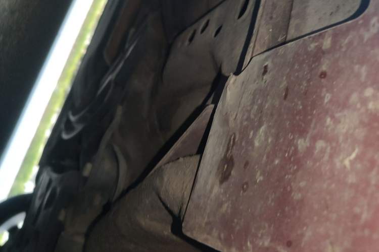 Used Volvo V40 2014 2.0T Zhiya Edition Chassis Front Right