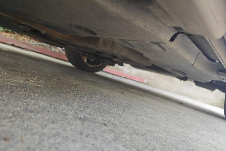 Used Volvo V40 2014 2.0T Zhiya Edition Chassis Front Right