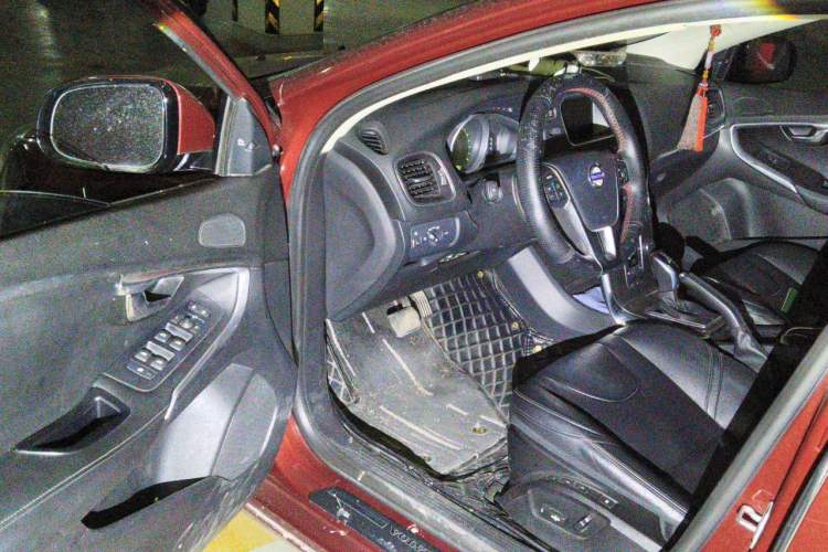 Used Volvo V40 2014 2.0T Zhiya Edition Driver Seat