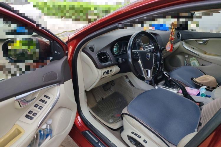 Used Volvo V40 2014 2.0T Zhiya Edition Driver Seat